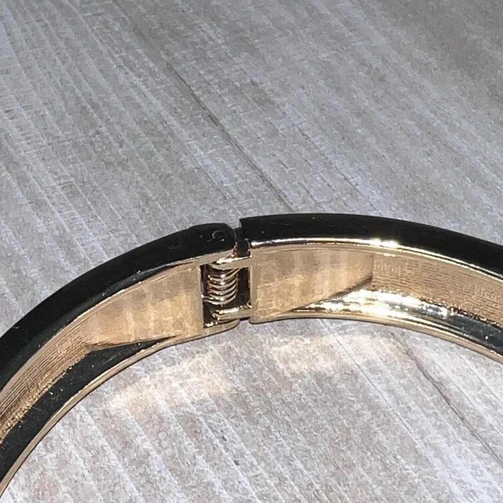 Orange “nailhead” bracelet - Picture 4 of 4